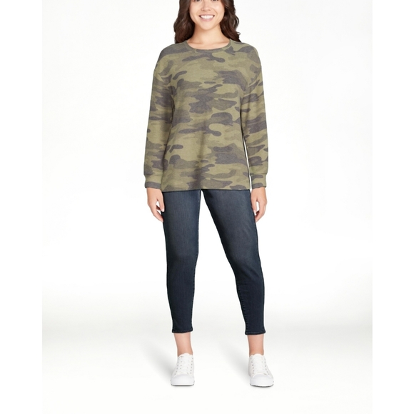 Time and Tru NWT Women's Relaxed Fit Long Sleeve Hacci Crew Neck Camo Top 892 - Picture 6 of 7
